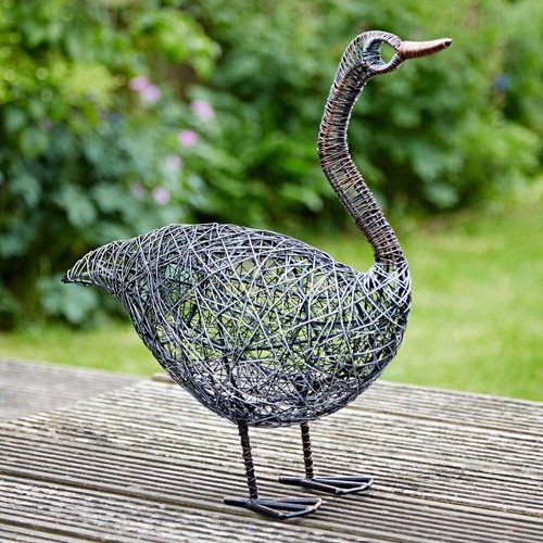 Guska the standing duck - duck, wire